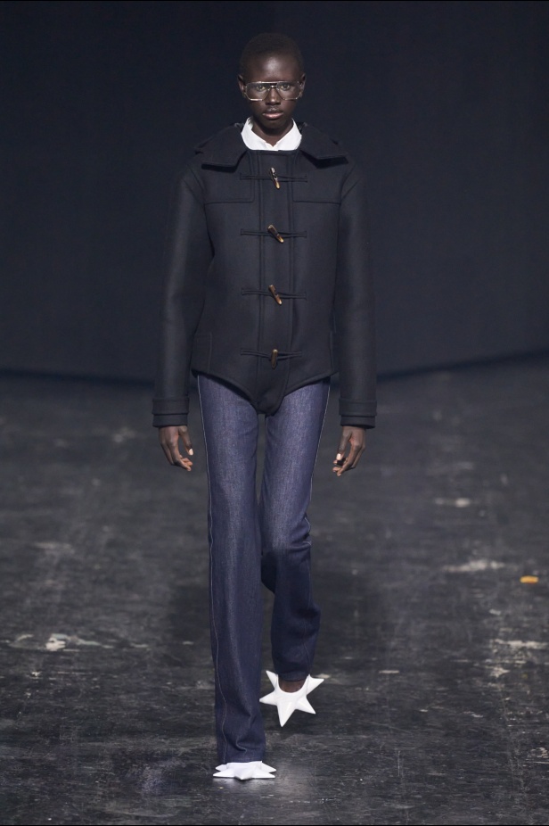 مجموعة Coperni لخريف 2024 ابتكارات جديدة في عالمي الموضة والتكنولوجيا 