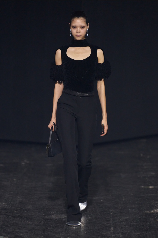 مجموعة Coperni لخريف 2024 ابتكارات جديدة في عالمي الموضة والتكنولوجيا 