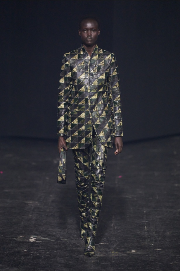 مجموعة Coperni لخريف 2024 ابتكارات جديدة في عالمي الموضة والتكنولوجيا 