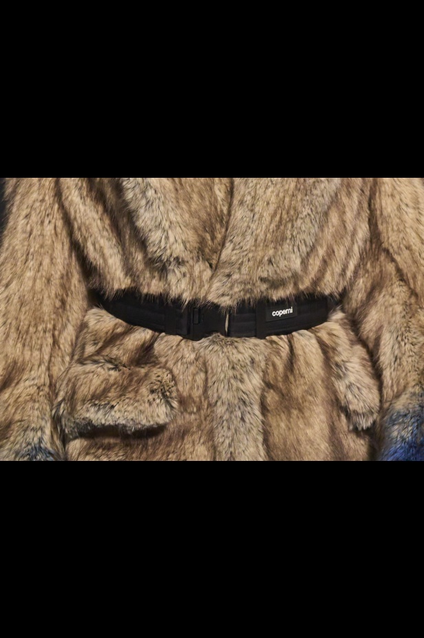 مجموعة Coperni لخريف 2024 ابتكارات جديدة في عالمي الموضة والتكنولوجيا 