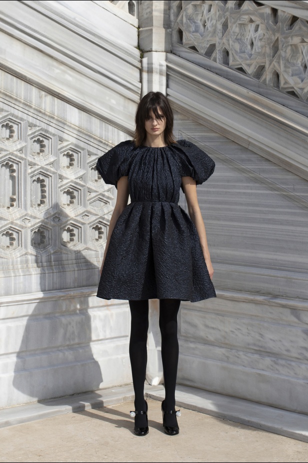 مجموعة Dice Kayek لخريف وشتاء 2024 في باريس