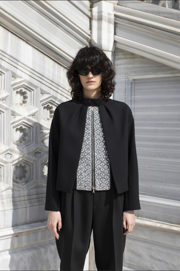 مجموعة Dice Kayek لخريف وشتاء 2024 في باريس