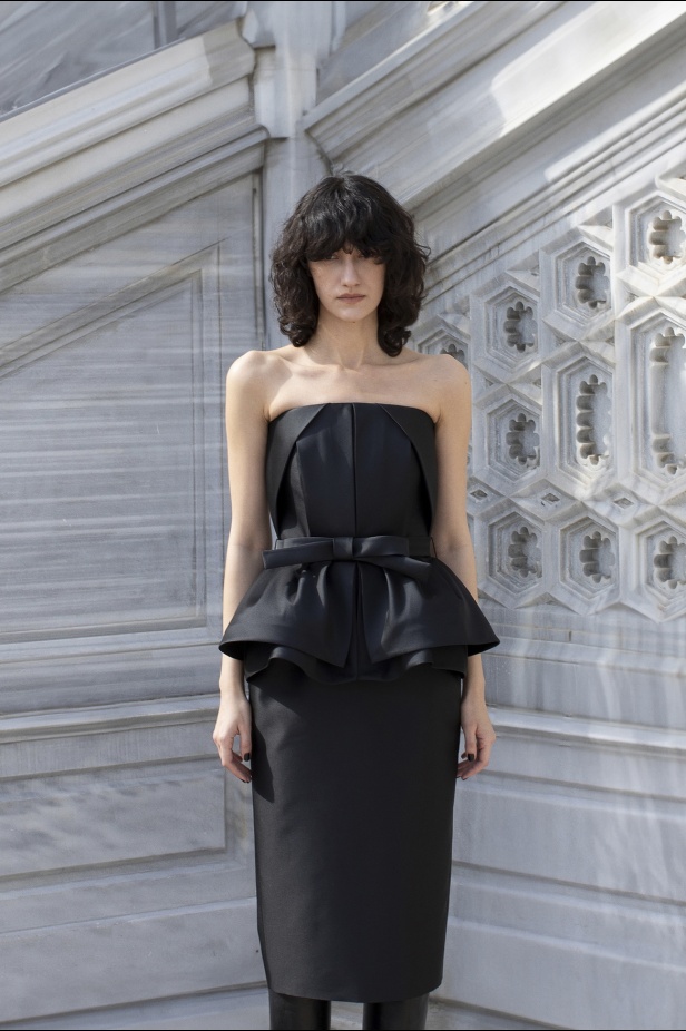 مجموعة Dice Kayek لخريف وشتاء 2024 في باريس