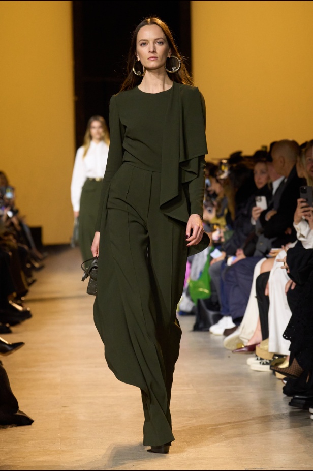 من موسيقى الروك وروح الغرب مجموعة ايلي صعب للألبسة الجاهزة