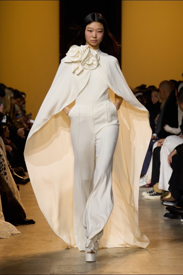 من موسيقى الروك وروح الغرب مجموعة ايلي صعب للألبسة الجاهزة