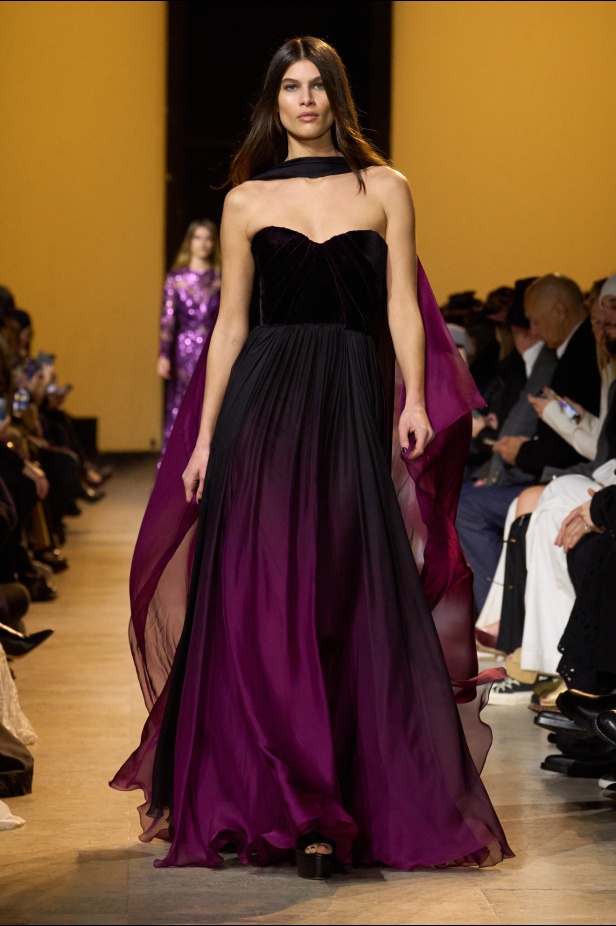 من موسيقى الروك وروح الغرب مجموعة ايلي صعب للألبسة الجاهزة