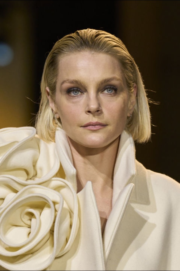 مجموعة ايلي صعب لخريف وشتاء 2024 - 2025