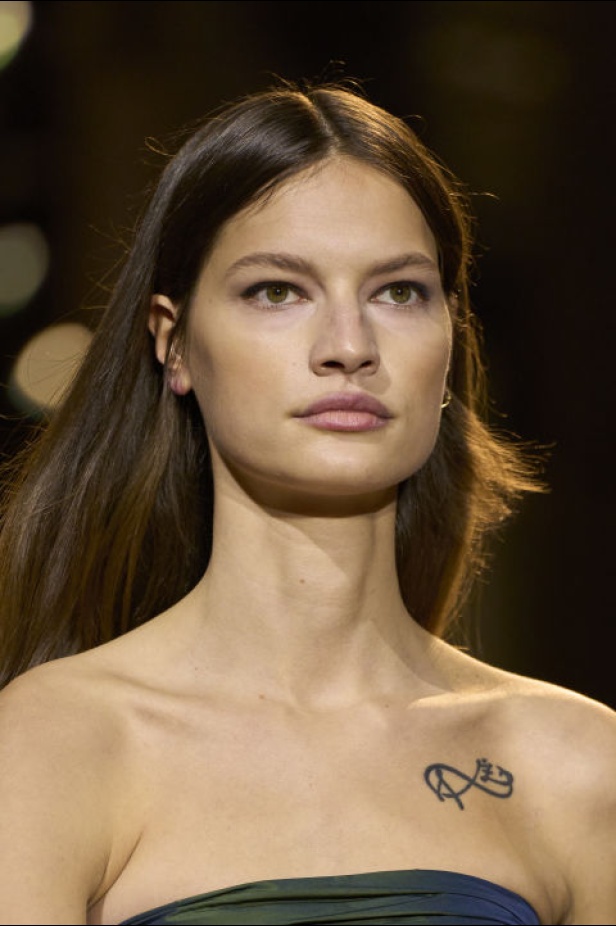 مجموعة ايلي صعب لخريف وشتاء 2024 - 2025