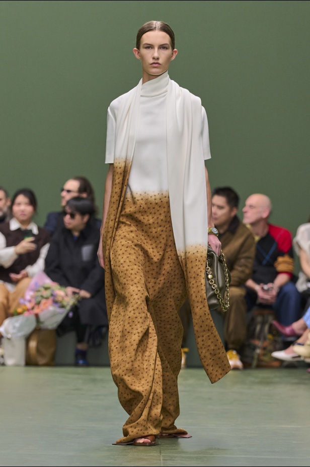 مجموعة Loewe لخريف وشتاء 2024