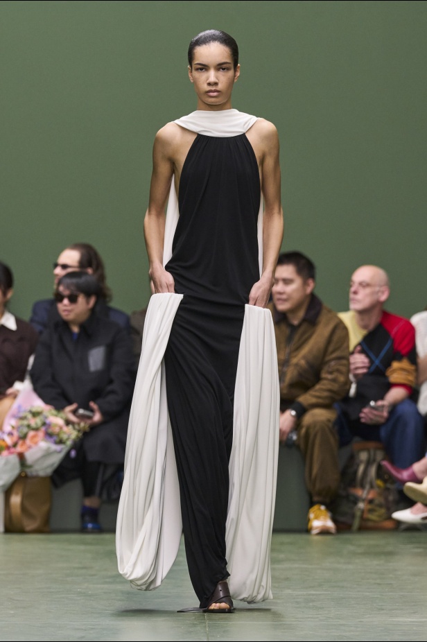 مجموعة Loewe لخريف وشتاء 2024