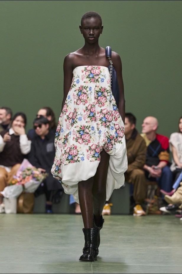 مجموعة Loewe لخريف وشتاء 2024