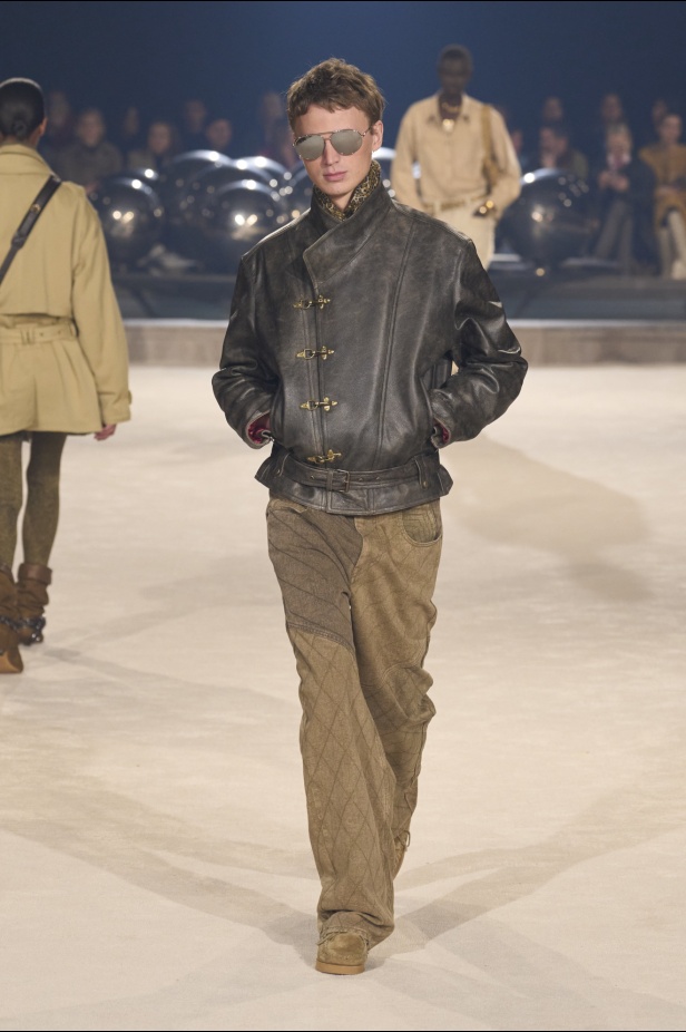 مجموعة Isabel Marant لخريف وشتاء 2024 بين النمط البوهيمي والإحساس الغربي