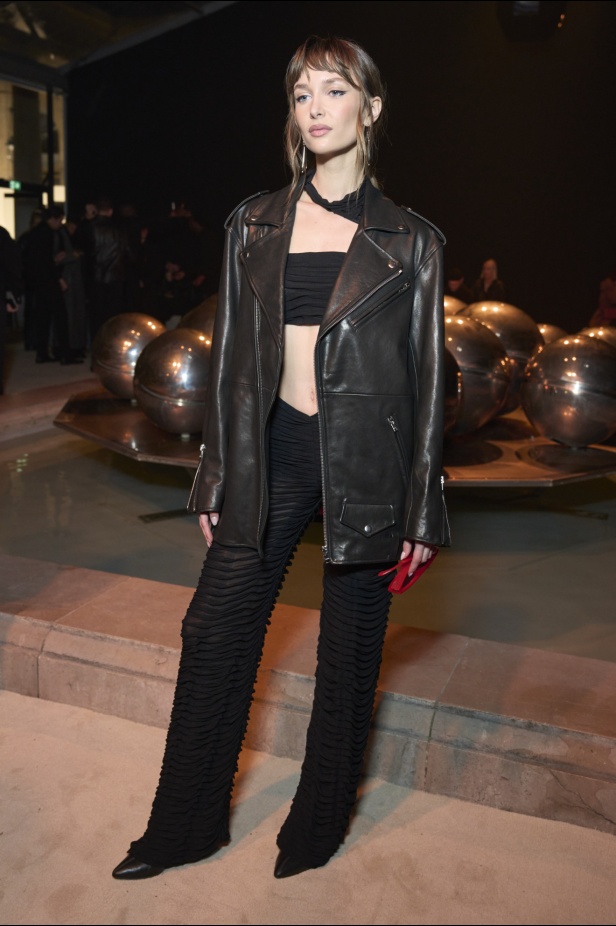 مجموعة Isabel Marant لخريف وشتاء 2024 بين النمط البوهيمي والإحساس الغربي