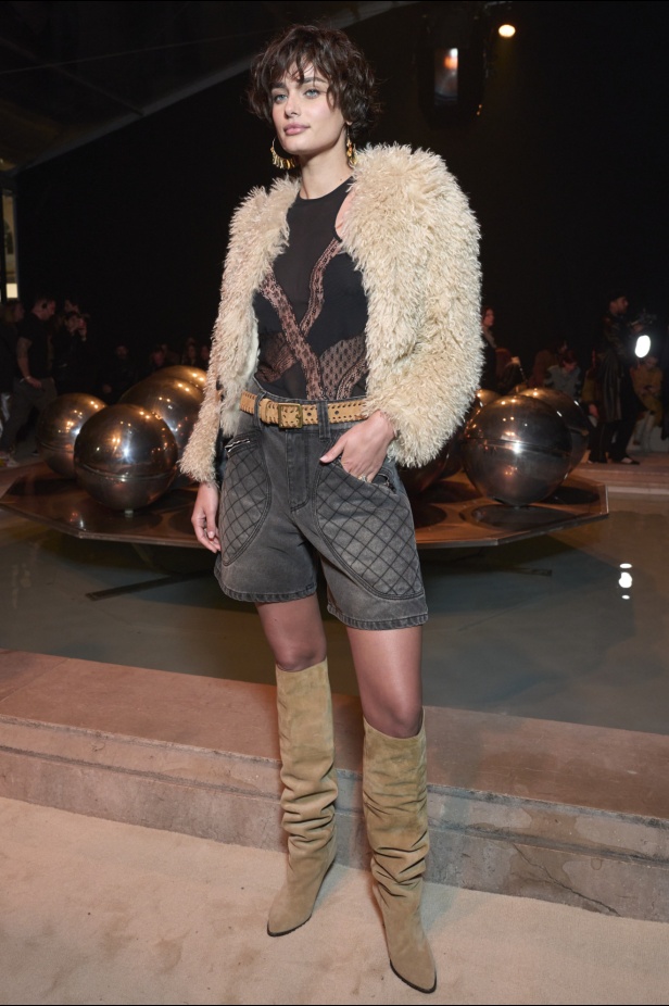 مجموعة Isabel Marant لخريف وشتاء 2024 بين النمط البوهيمي والإحساس الغربي