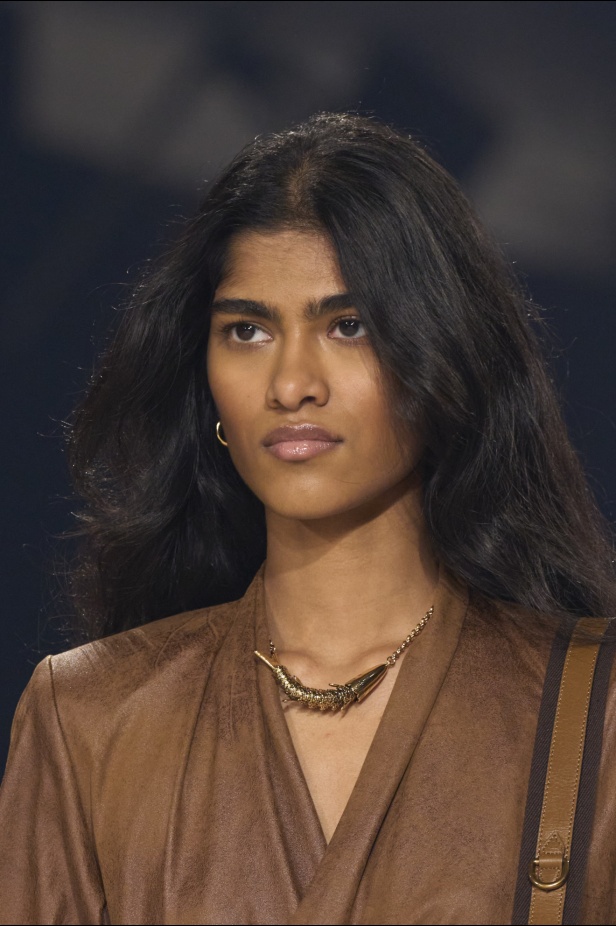 مجموعة Isabel Marant لخريف وشتاء 2024 بين النمط البوهيمي والإحساس الغربي