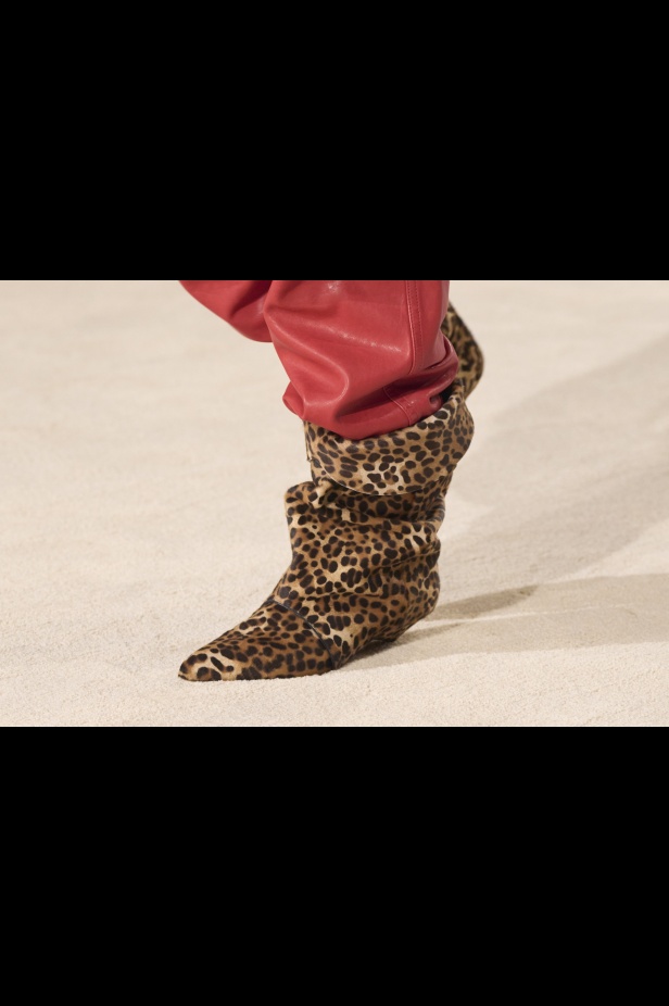 مجموعة Isabel Marant لخريف وشتاء 2024 بين النمط البوهيمي والإحساس الغربي