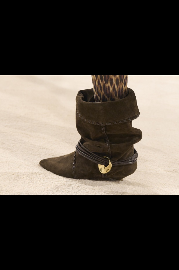 مجموعة Isabel Marant لخريف وشتاء 2024 بين النمط البوهيمي والإحساس الغربي