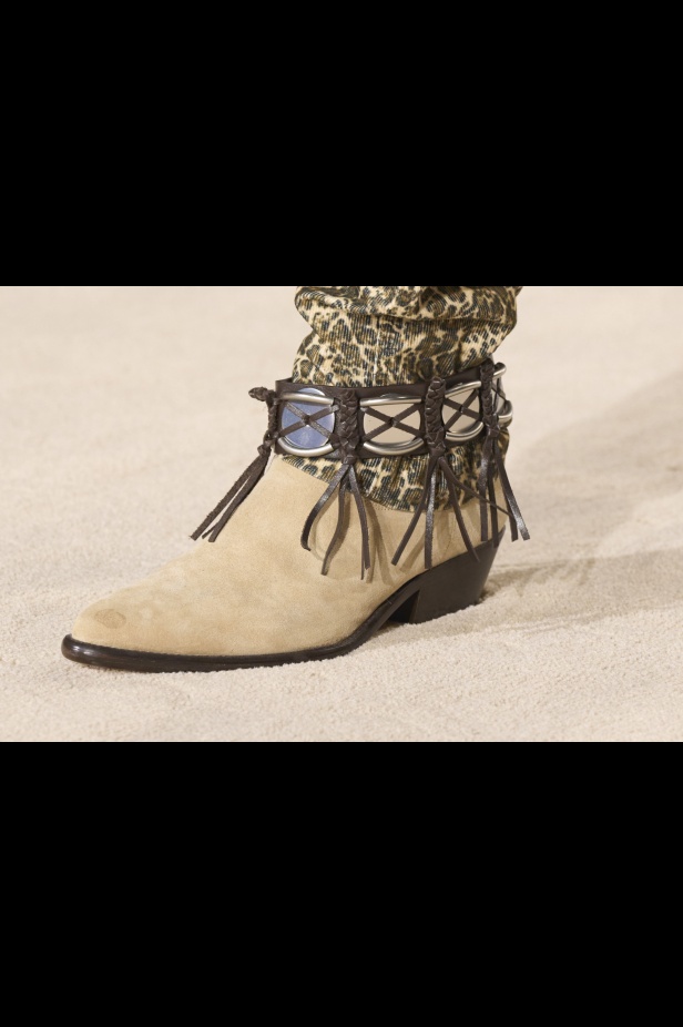 مجموعة Isabel Marant لخريف وشتاء 2024 بين النمط البوهيمي والإحساس الغربي