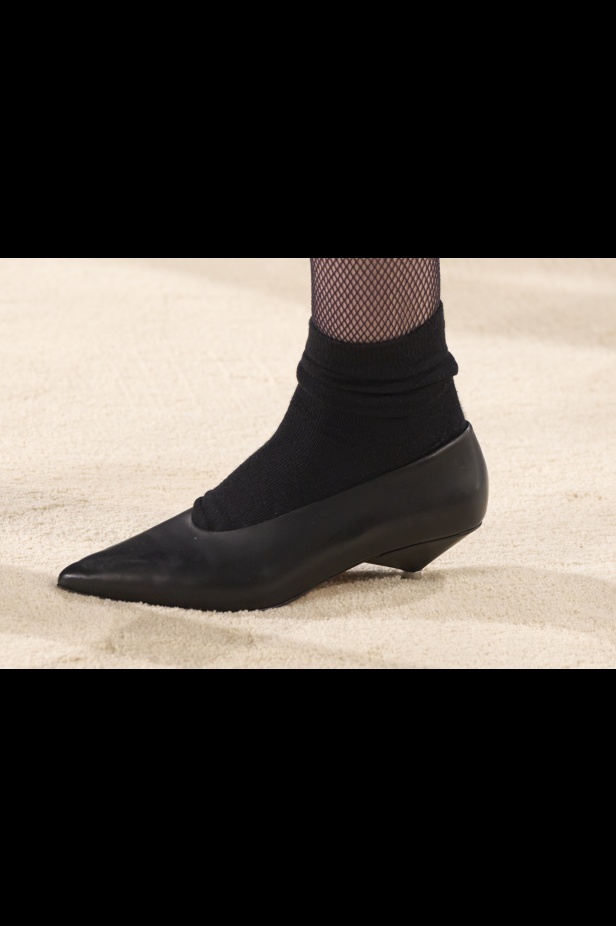 مجموعة Isabel Marant لخريف وشتاء 2024 بين النمط البوهيمي والإحساس الغربي