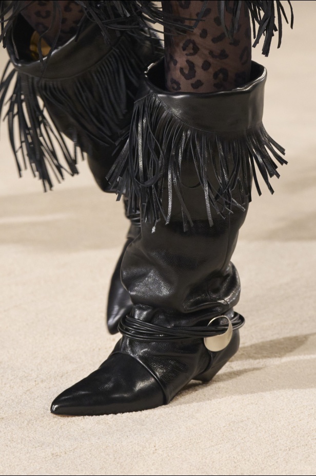 مجموعة Isabel Marant لخريف وشتاء 2024 بين النمط البوهيمي والإحساس الغربي