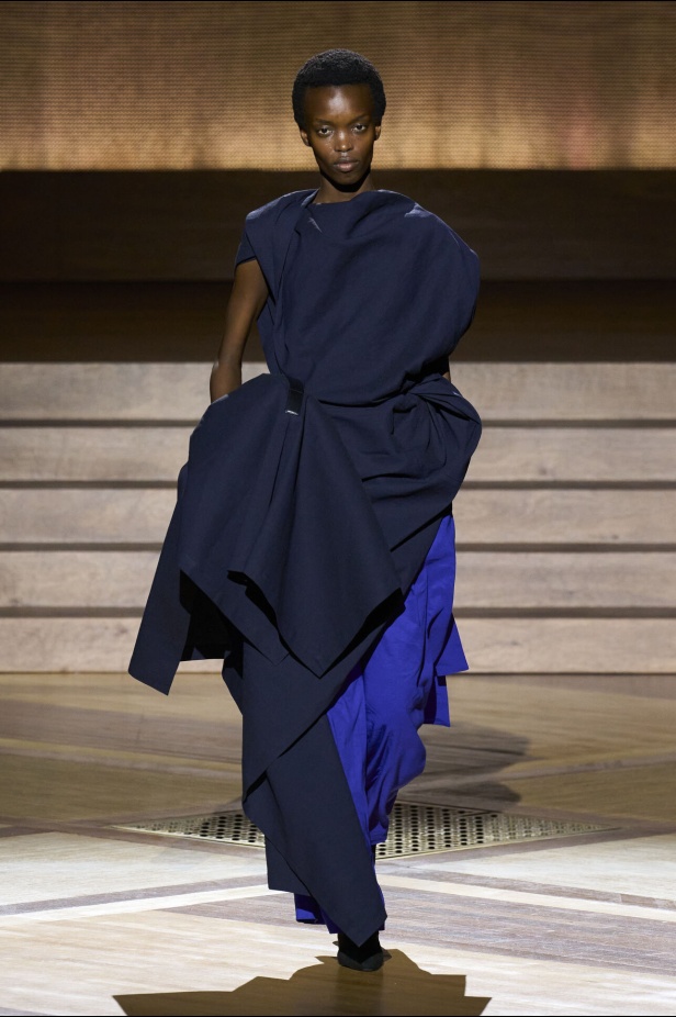 مجموعة Issey Miyake لخريف وشتاء 2024-2025