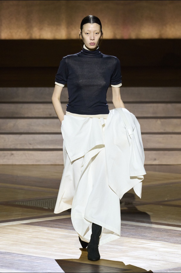 مجموعة Issey Miyake لخريف وشتاء 2024-2025