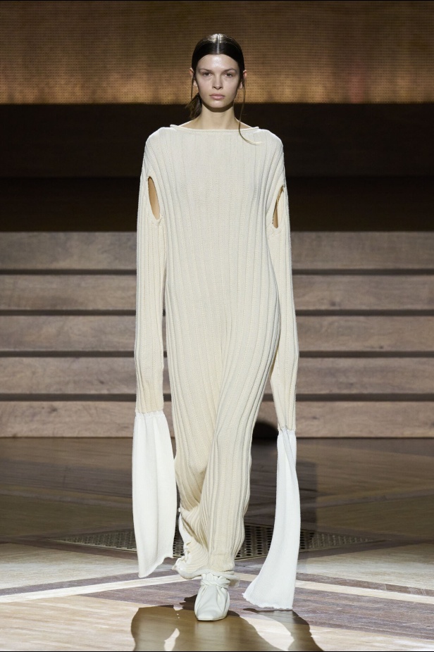 مجموعة Issey Miyake لخريف وشتاء 2024-2025