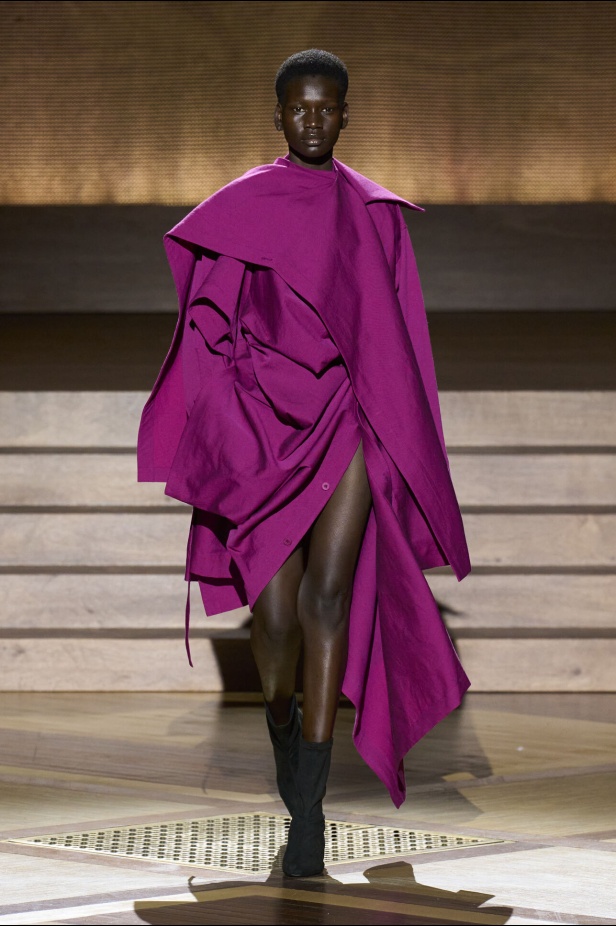 مجموعة Issey Miyake لخريف وشتاء 2024-2025