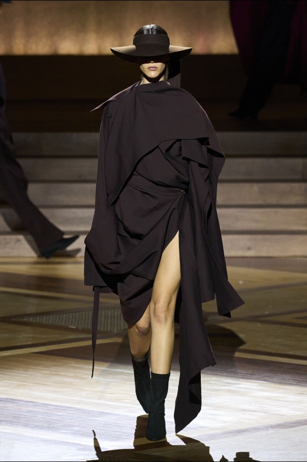 مجموعة Issey Miyake لخريف وشتاء 2024-2025
