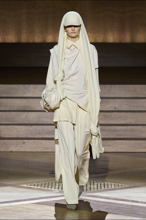 مجموعة Issey Miyake لخريف وشتاء 2024-2025