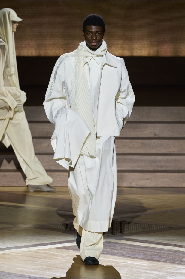 مجموعة Issey Miyake لخريف وشتاء 2024-2025