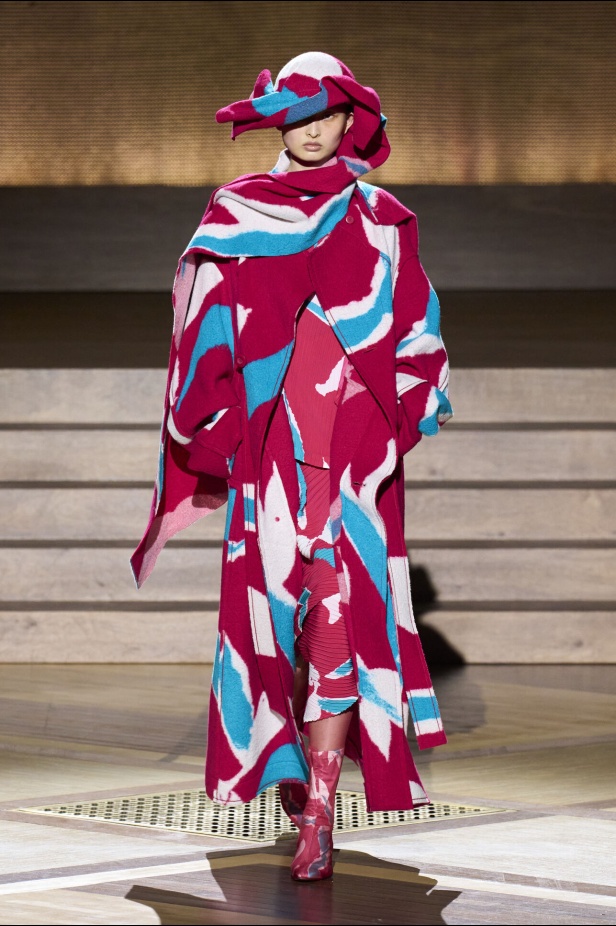 مجموعة Issey Miyake لخريف وشتاء 2024-2025