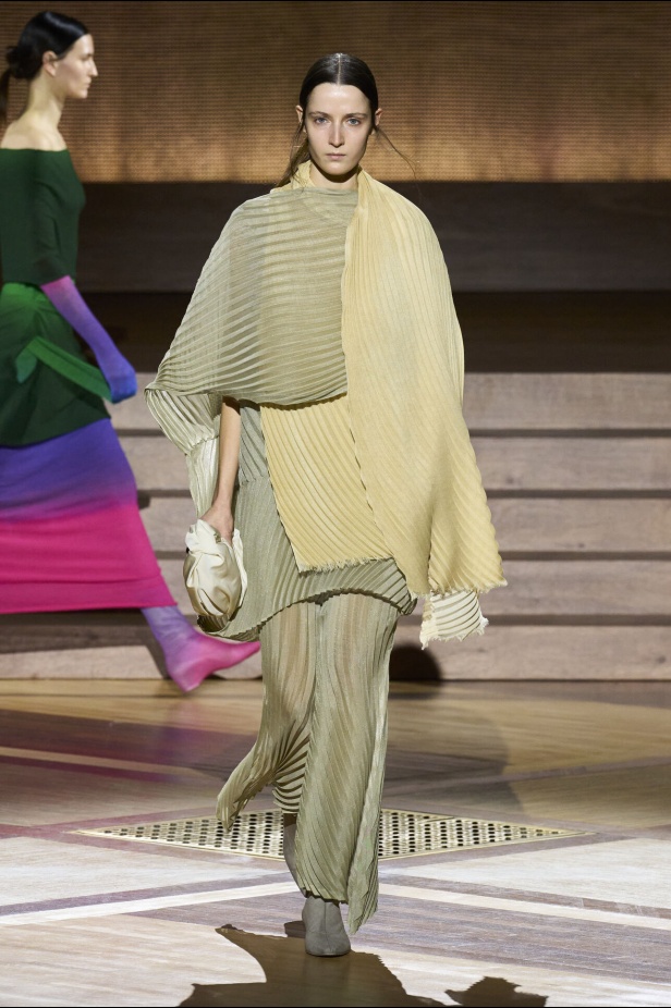 مجموعة Issey Miyake لخريف وشتاء 2024-2025