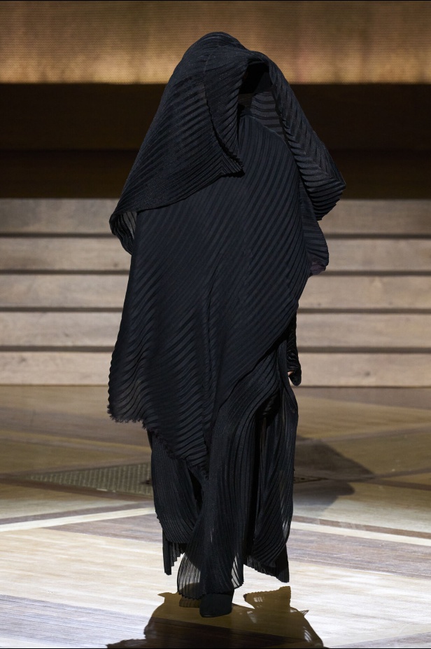 مجموعة Issey Miyake لخريف وشتاء 2024-2025