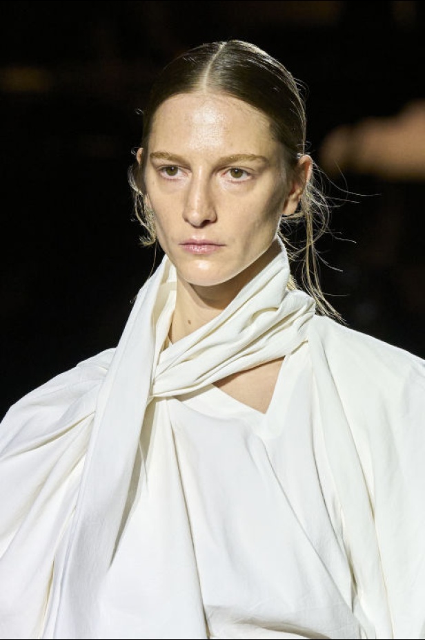 مجموعة Issey Miyake لخريف وشتاء 2024-2025