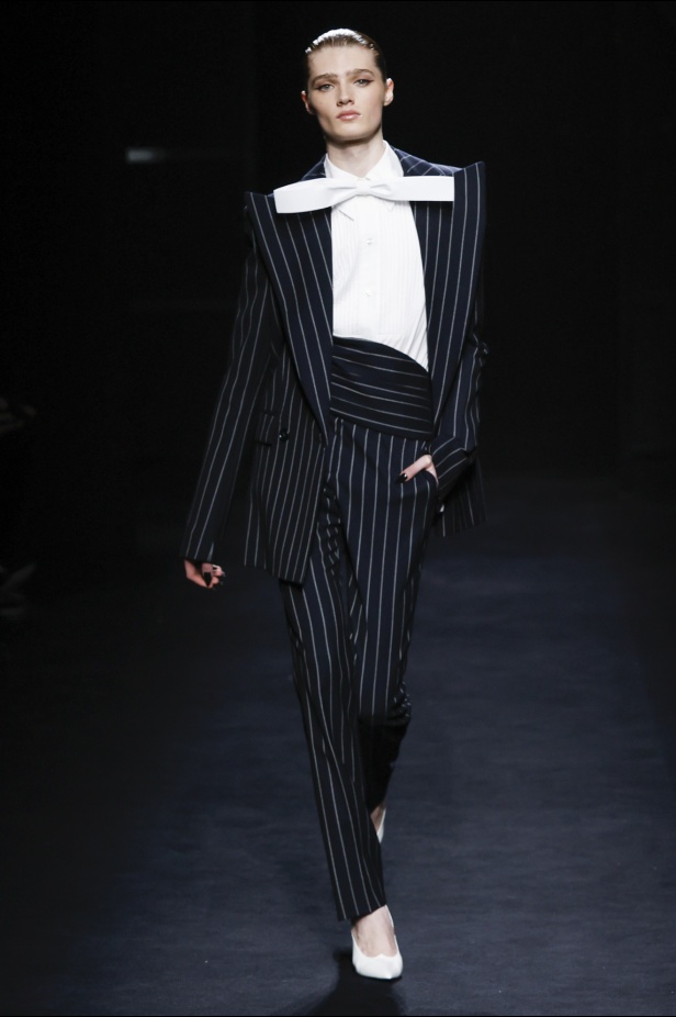 مجموعة نينا ريتشي إحياء لجوهر الأنوثة والقوة للمرأة العصرية 