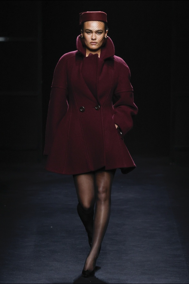 مجموعة نينا ريتشي إحياء لجوهر الأنوثة والقوة للمرأة العصرية 