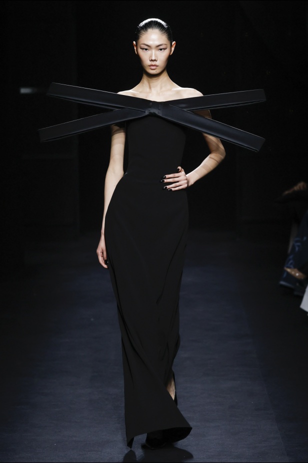 مجموعة نينا ريتشي إحياء لجوهر الأنوثة والقوة للمرأة العصرية 