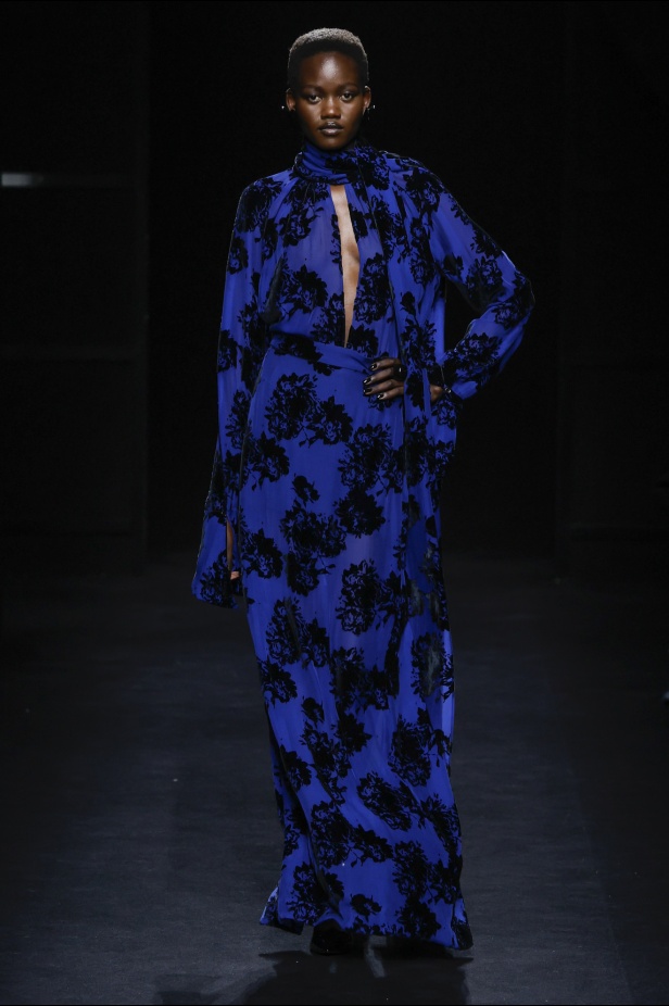 مجموعة نينا ريتشي إحياء لجوهر الأنوثة والقوة للمرأة العصرية 