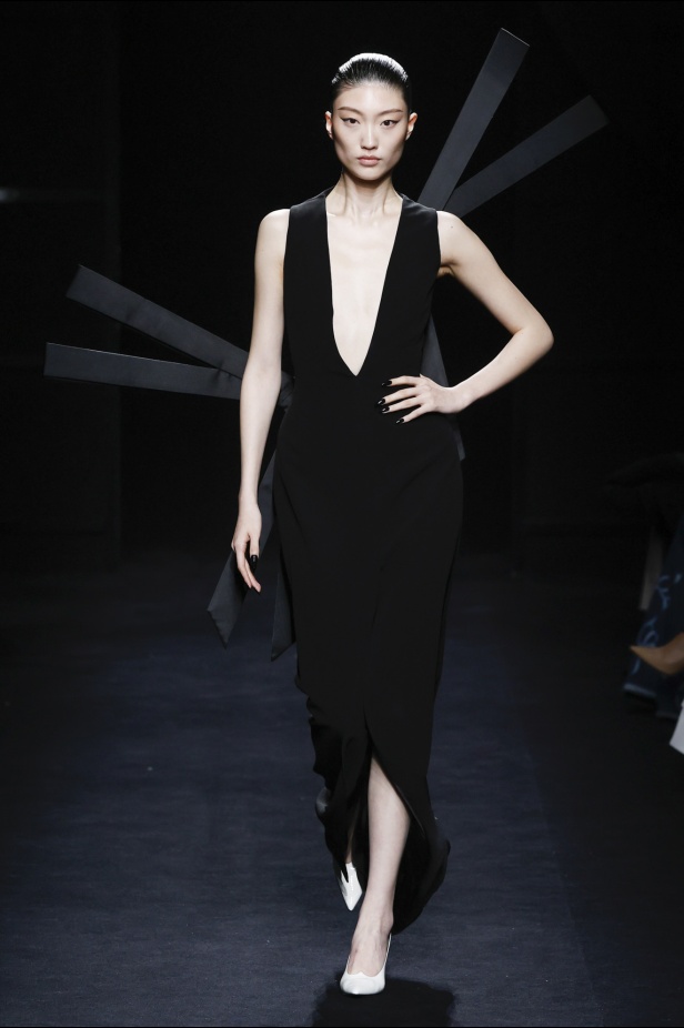 مجموعة نينا ريتشي إحياء لجوهر الأنوثة والقوة للمرأة العصرية 