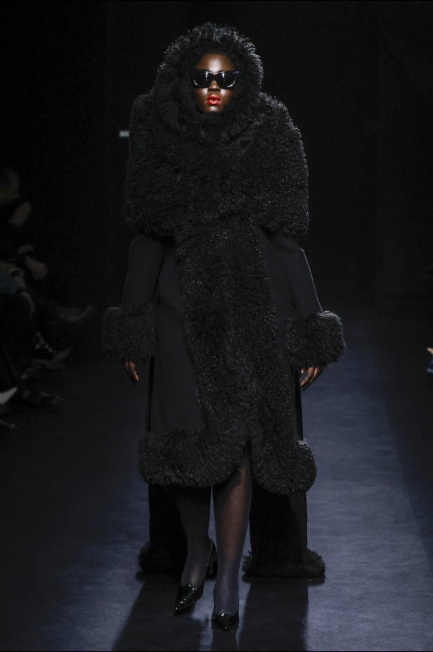 مجموعة نينا ريتشي إحياء لجوهر الأنوثة والقوة للمرأة العصرية 