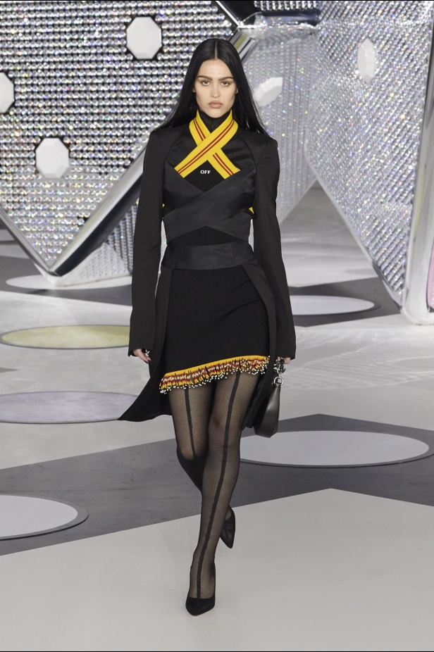 مجموعة Off-White نابضة بالحياة والألوان الصاخبة 