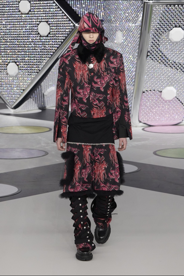 مجموعة Off-White نابضة بالحياة والألوان الصاخبة 