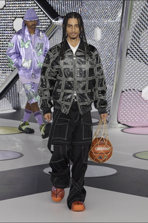 مجموعة Off-White نابضة بالحياة والألوان الصاخبة 