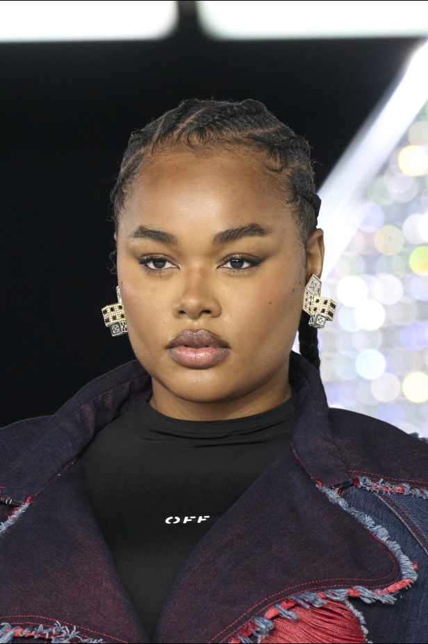 مجموعة Off-White نابضة بالحياة والألوان الصاخبة 