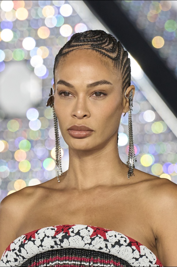 مجموعة Off-White نابضة بالحياة والألوان الصاخبة 