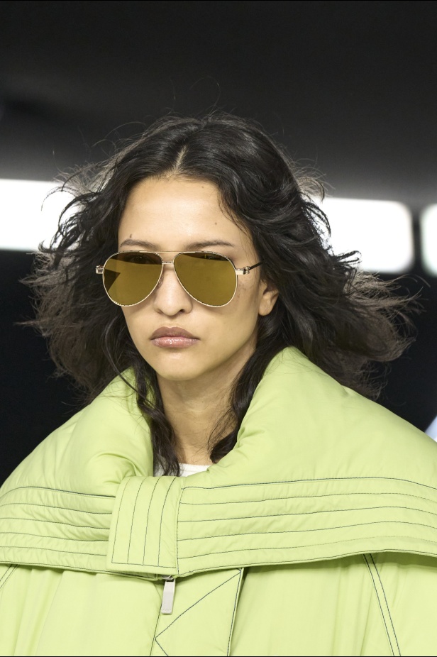 مجموعة Off-White نابضة بالحياة والألوان الصاخبة 