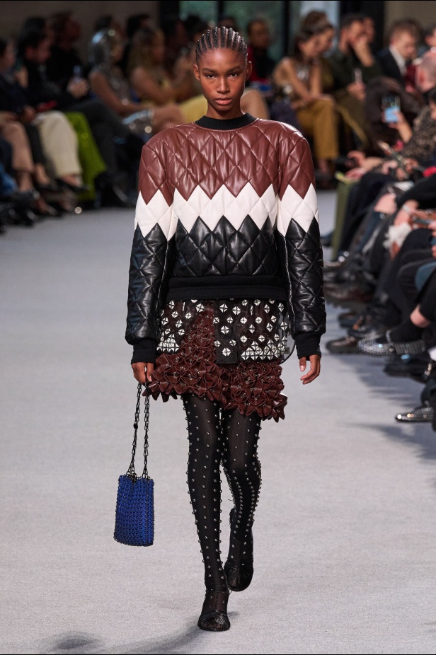 مجموعة Rabanne لموسم خريف وشتاء 2024-2025 في باريس