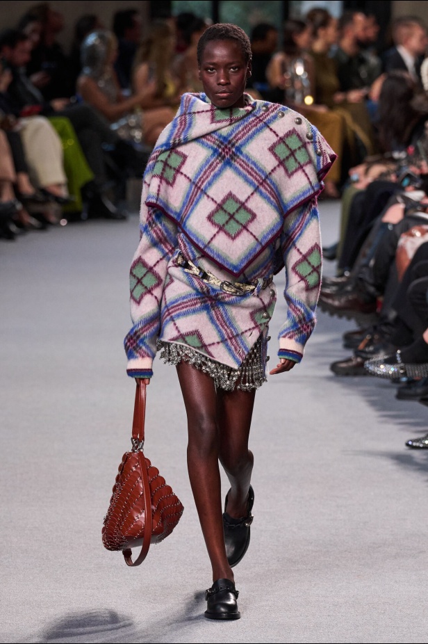 مجموعة Rabanne لموسم خريف وشتاء 2024-2025 في باريس