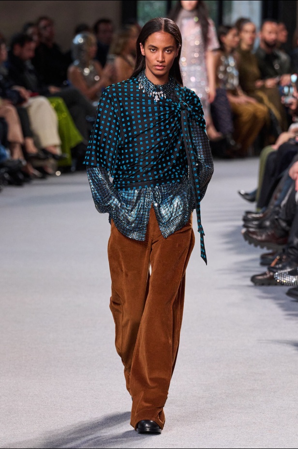 مجموعة Rabanne لموسم خريف وشتاء 2024-2025 في باريس